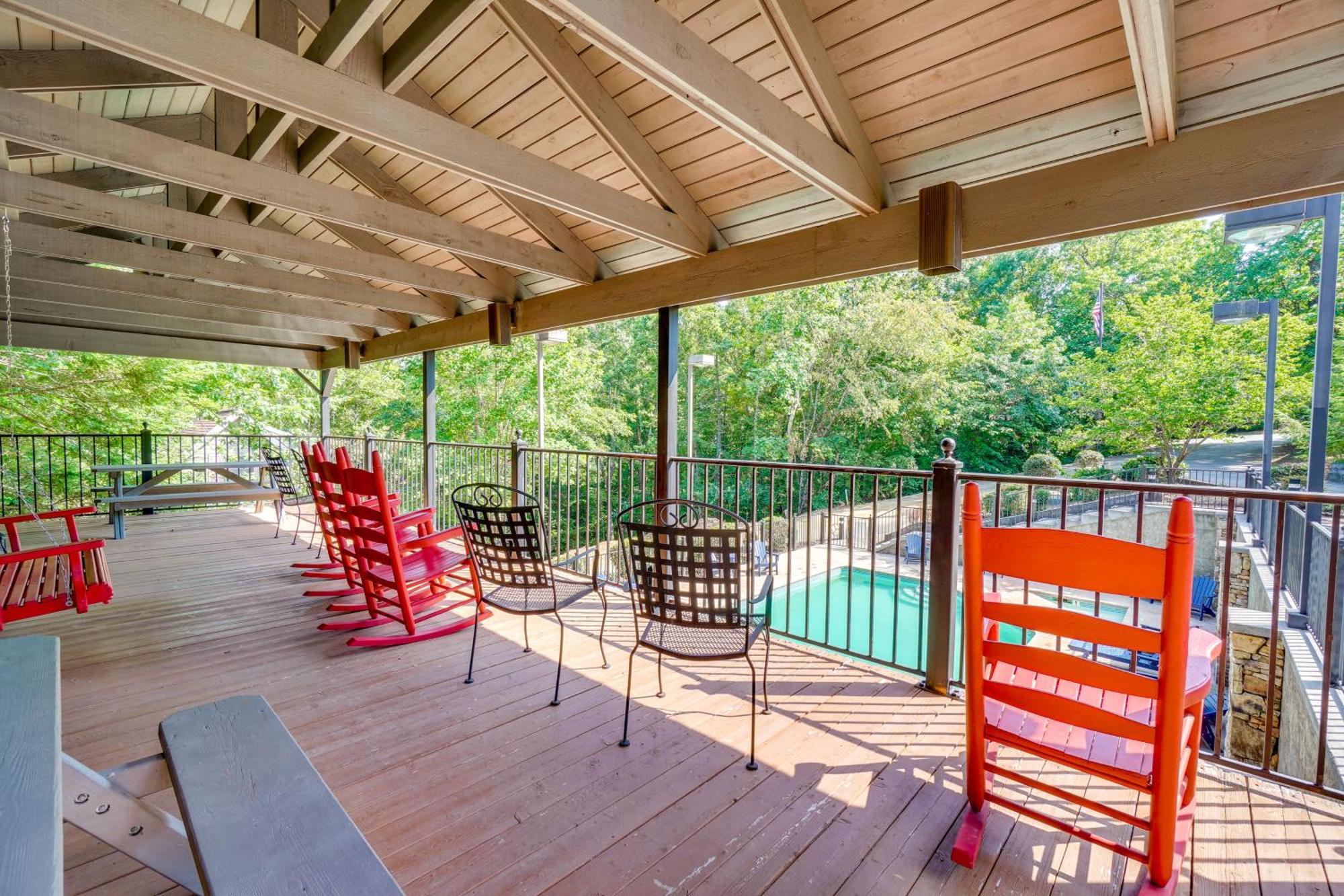 Smoky Mountain Cabin With Deck And Hot Tub! Pigeon Forge Exteriör bild