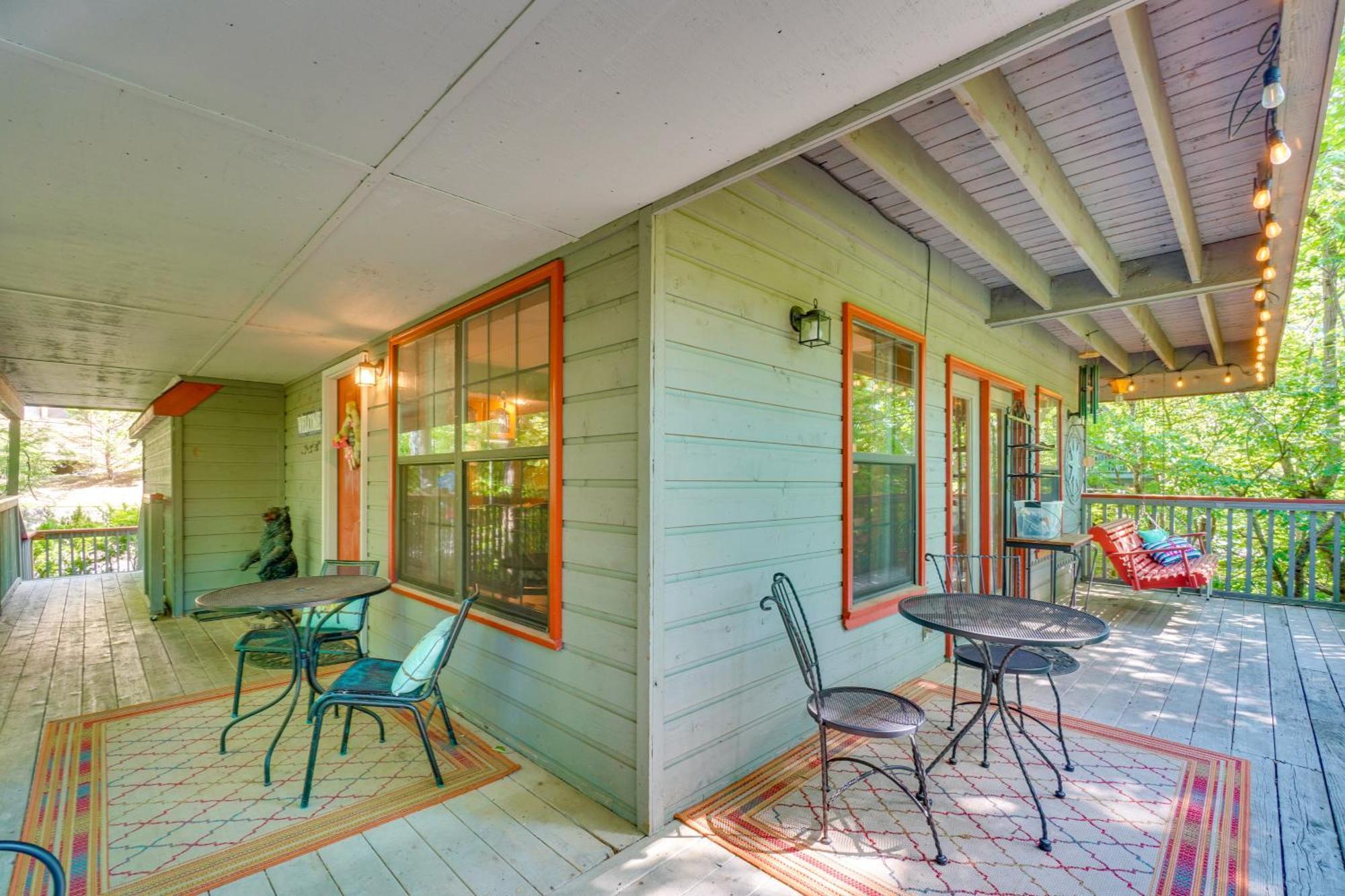 Smoky Mountain Cabin With Deck And Hot Tub! Pigeon Forge Exteriör bild